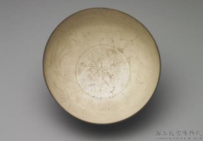 图片[3]-Bowl with incised lotus pattern in white glaze, Song to Ming dynasty, 12th -17th century-China Archive